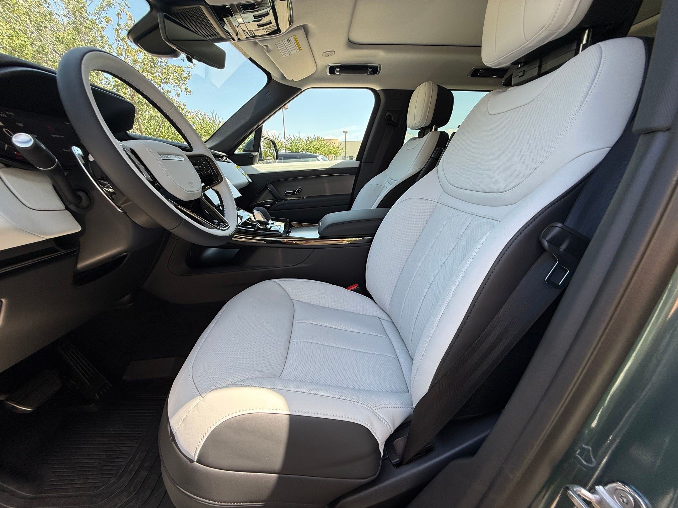 New 2026 Land Rover Range Rover Sport Dynamic SE AWD/4WD image 4