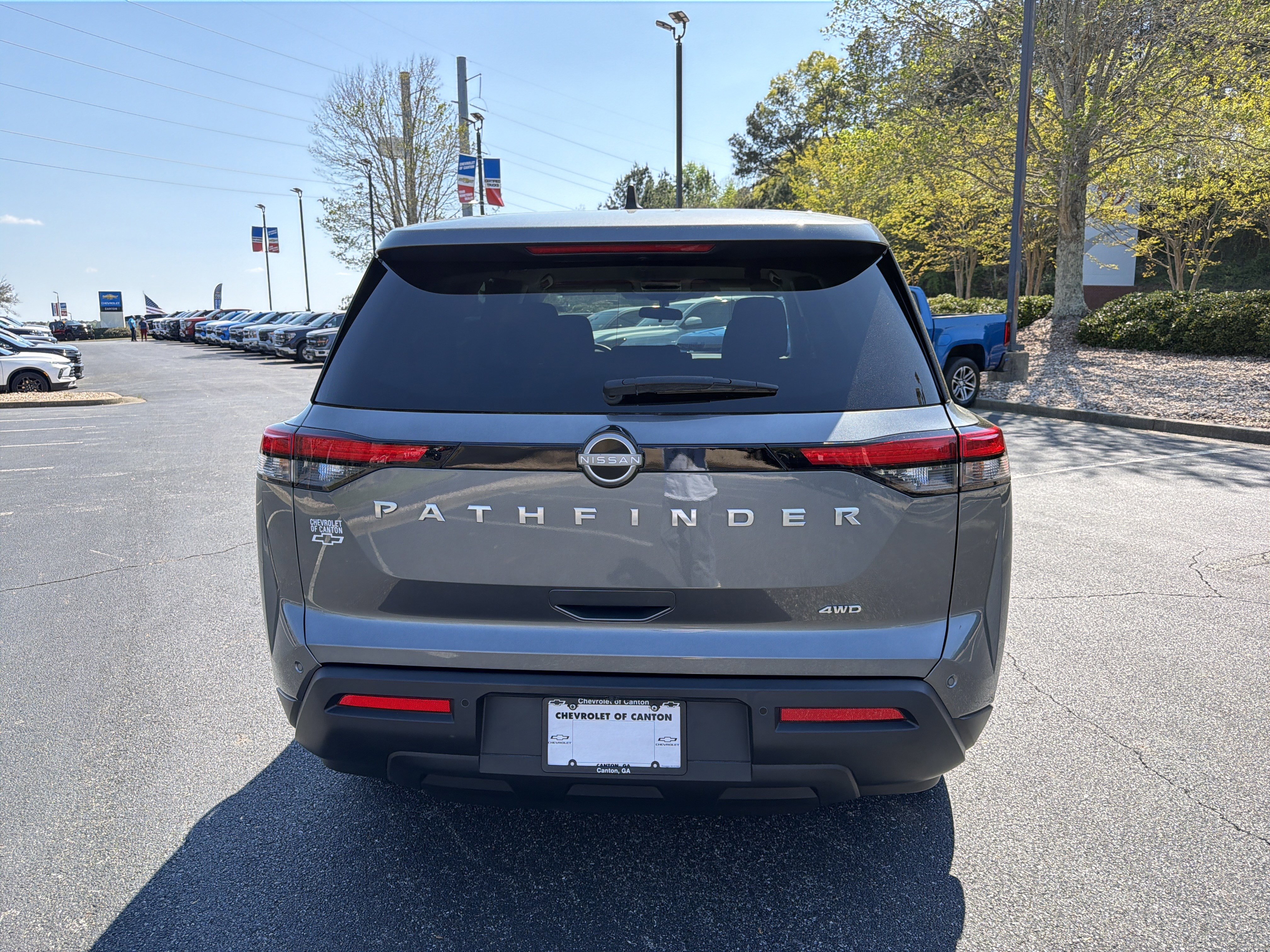 Used 2024 Nissan Pathfinder S AWD/4WD image 6