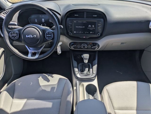 Used 2025 Kia Soul LX image 14