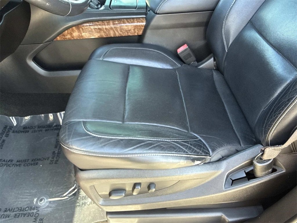 Used 2017 Chevrolet Suburban Premier image 11