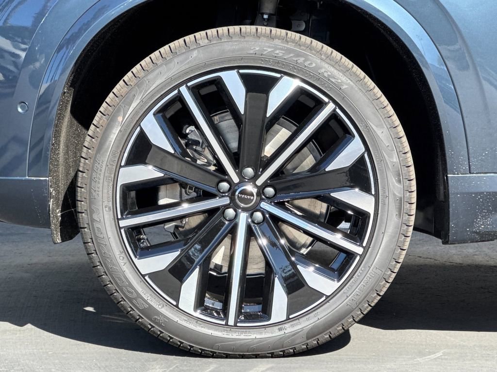 New 2026 Volvo XC90 B6 Plus w/ Protection Package Premier image 26