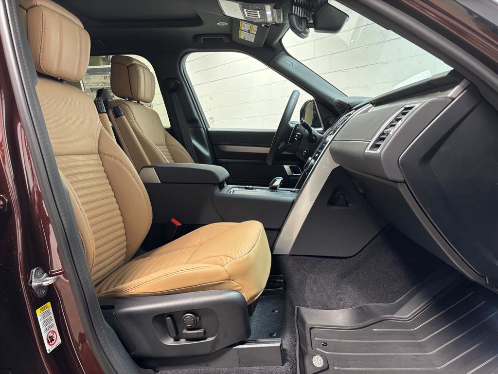 New 2026 Land Rover Discovery Limited Edition image 31