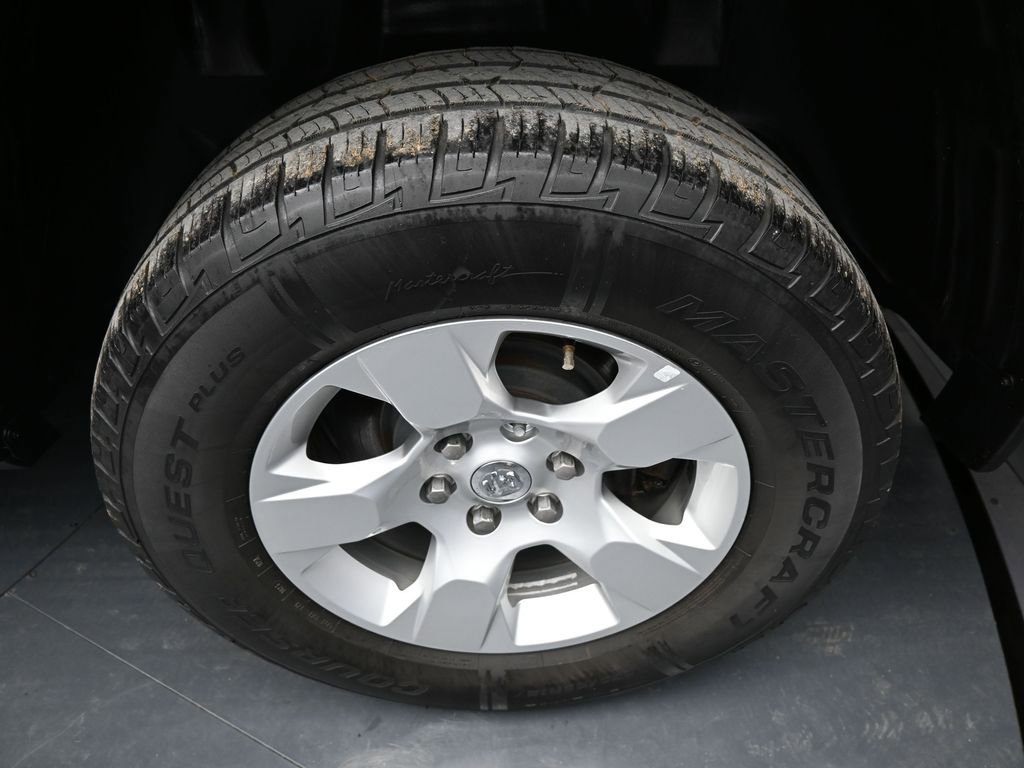 Used 2021 RAM 1500 Lone Star image 9