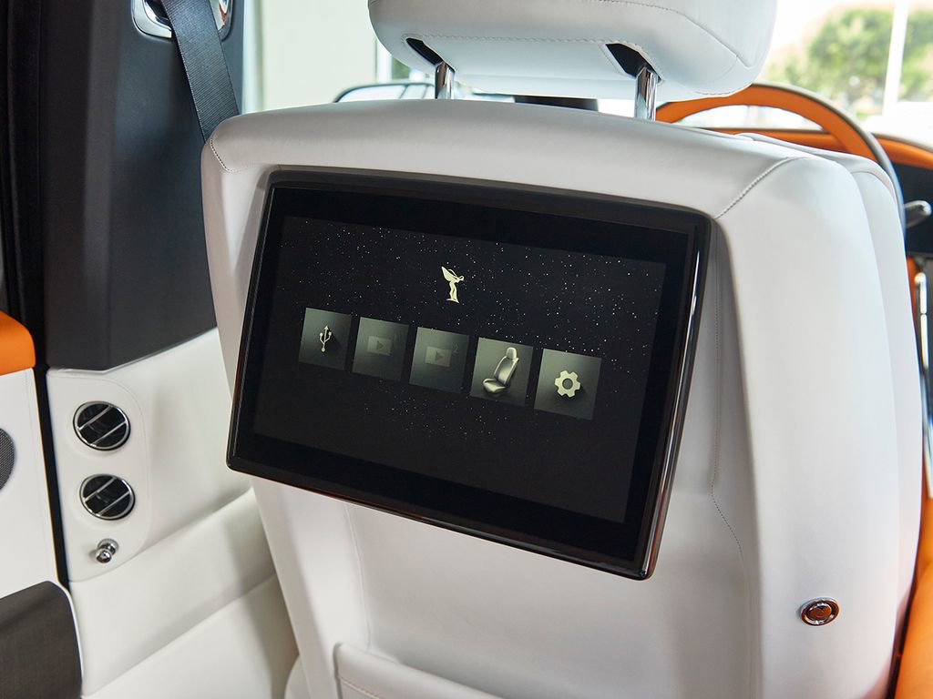 Certified 2025 Rolls-Royce Cullinan image 21