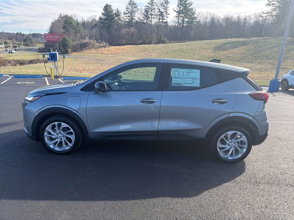 New 2027 Chevrolet Bolt LT w/ Comfort Package image 4
