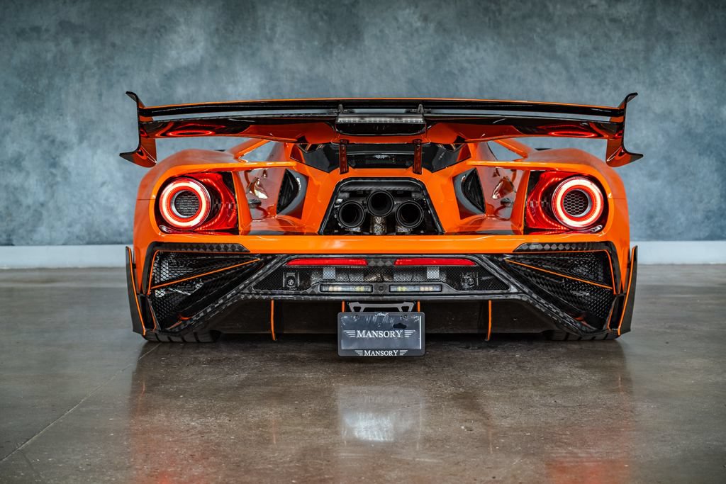 Used 2018 Ford GT RWD image 24