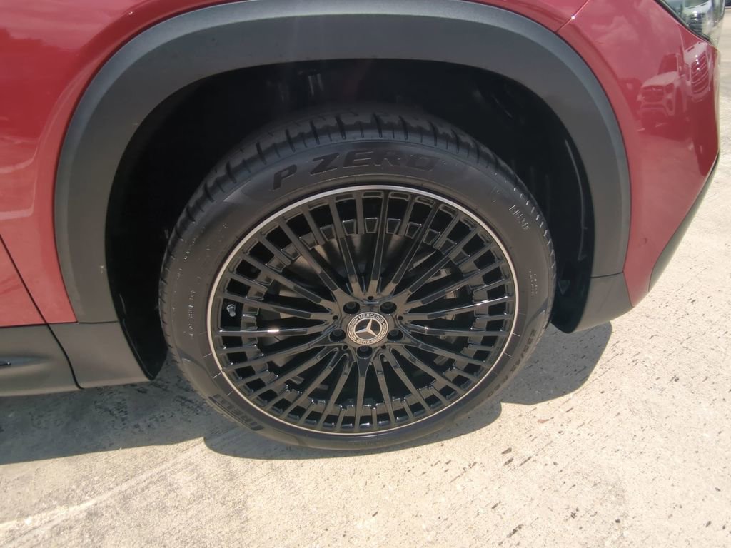 Used 2024 Mercedes-Benz EQB 250+ image 23