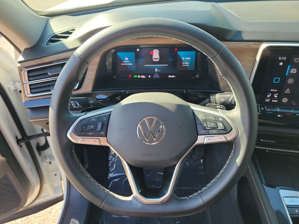 Used 2024 Volkswagen Atlas SE w/ Panoramic Sunroof Package FWD image 25