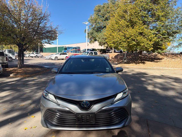 Used 2020 Toyota Camry XLE w/ Sunroof Package FWD image 10