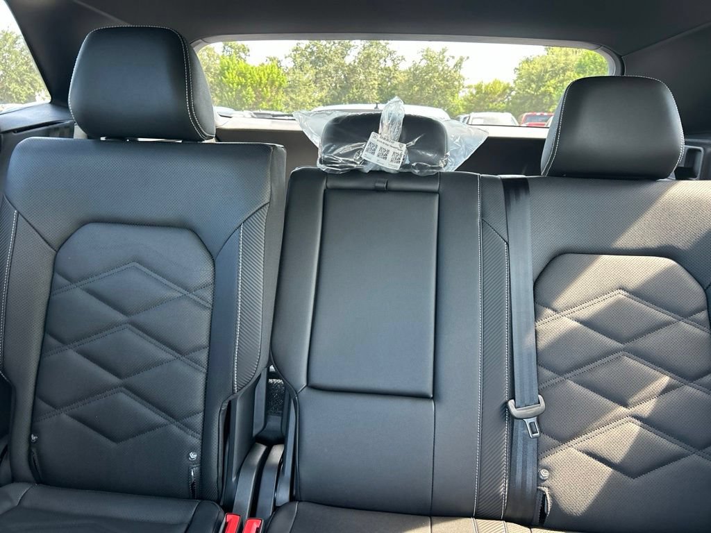 New 2026 Volkswagen Atlas Cross Sport SE FWD image 13
