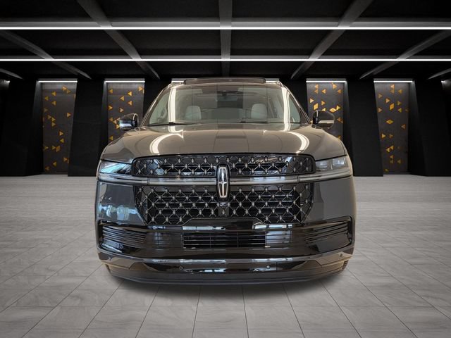 New 2027 Lincoln Navigator Black Label w/ Black Label Special Edition AWD/4WD image 2