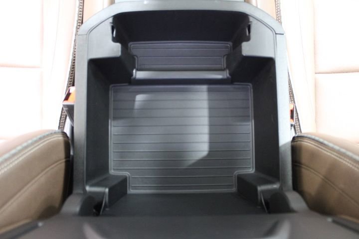 Used 2023 Chevrolet Suburban High Country image 34