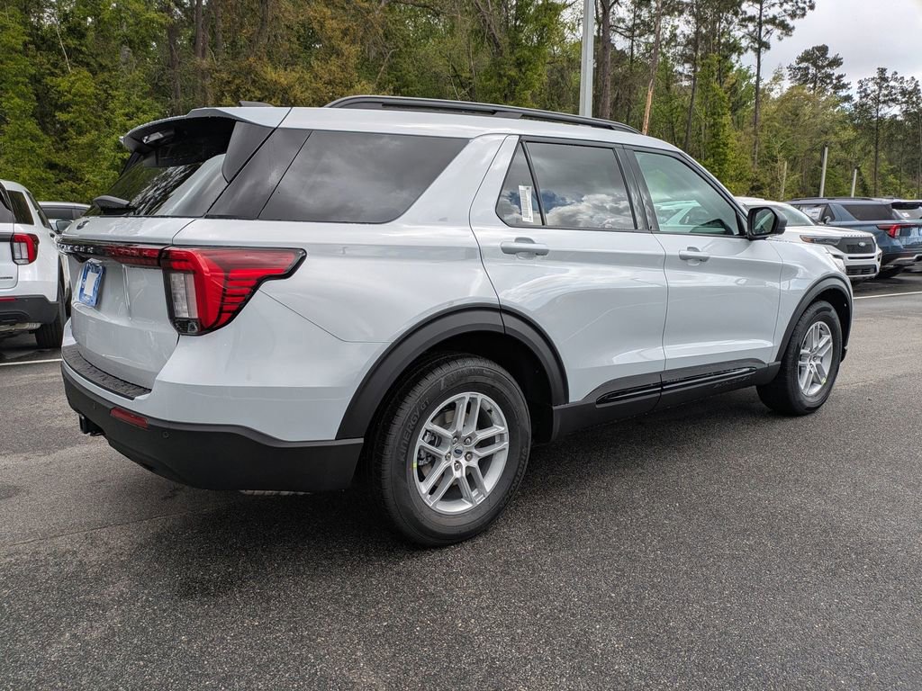 New 2026 Ford Explorer Active image 4