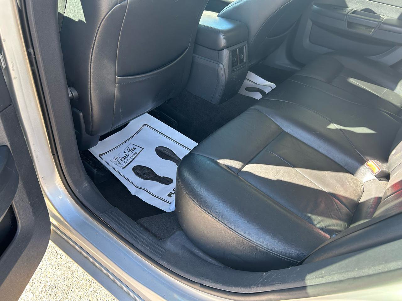 Used 2010 Chrysler 300 Touring RWD image 9