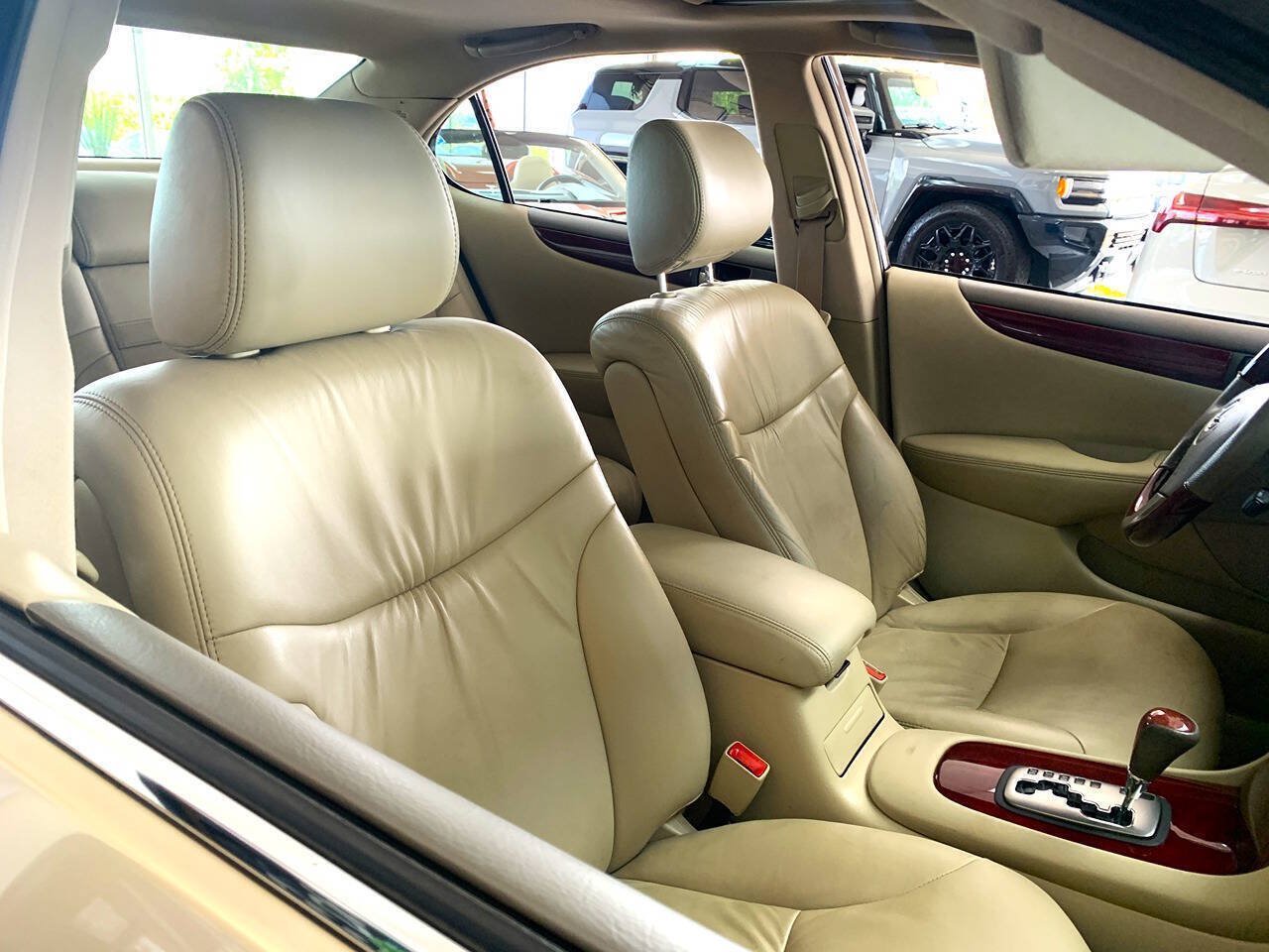 Used 2003 Lexus ES 330 FWD image 9