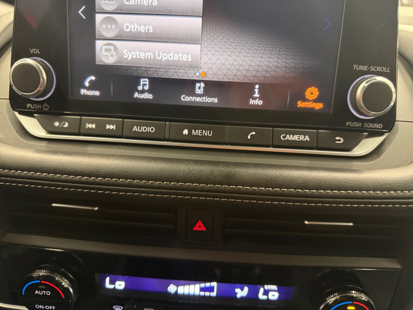 Used 2024 Nissan Rogue SV FWD image 38
