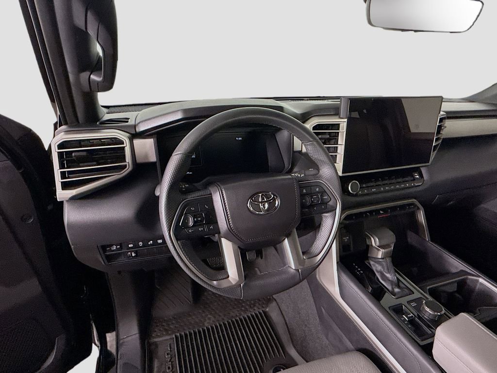 Used 2025 Toyota Tundra Limited AWD/4WD image 11