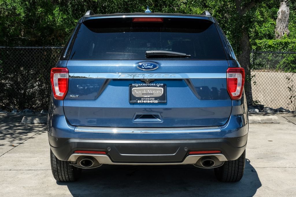 Used 2018 Ford Explorer XLT w/ Equipment Group 202A FWD image 18