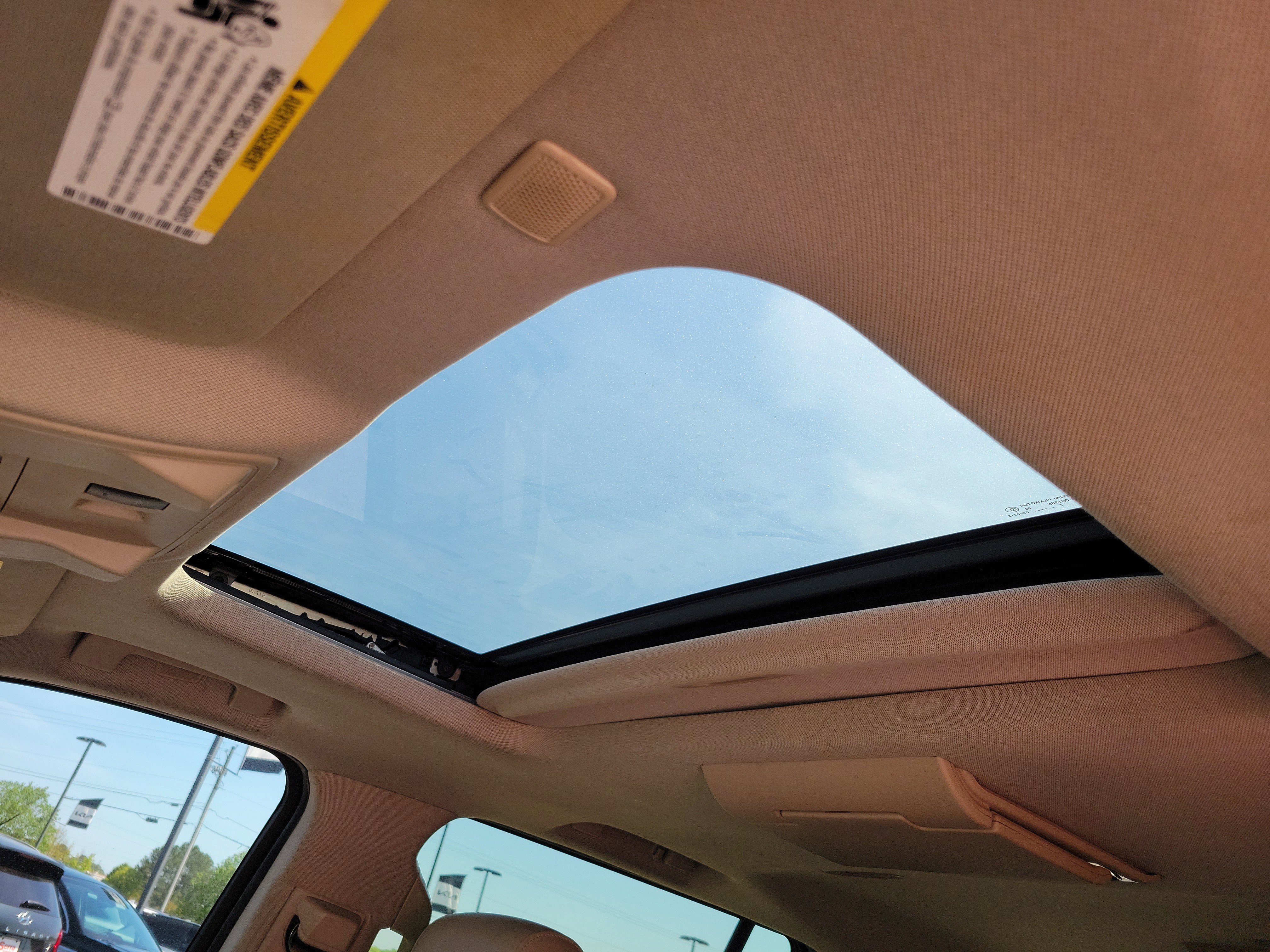 Used 2018 Cadillac Escalade ESV Luxury image 3