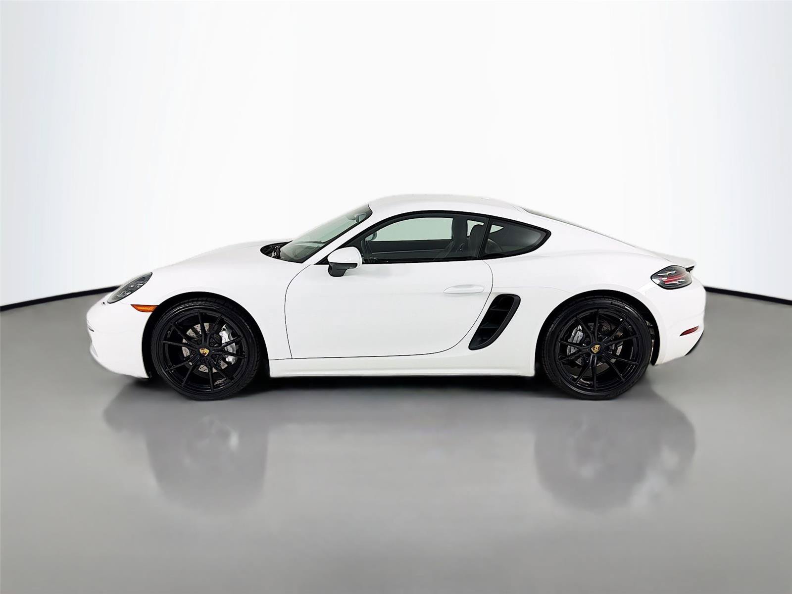 Certified 2022 Porsche 718 Cayman RWD image 2