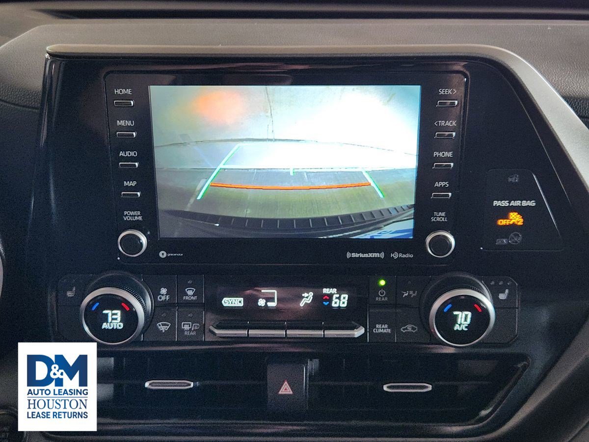 Used 2022 Toyota Highlander XLE image 25