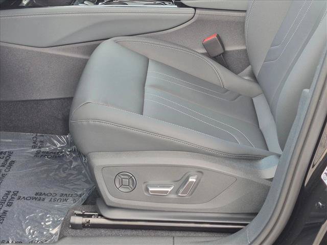 New 2026 Audi Q3 quattro 2.0T w/ Driver Assistance Package AWD/4WD image 4