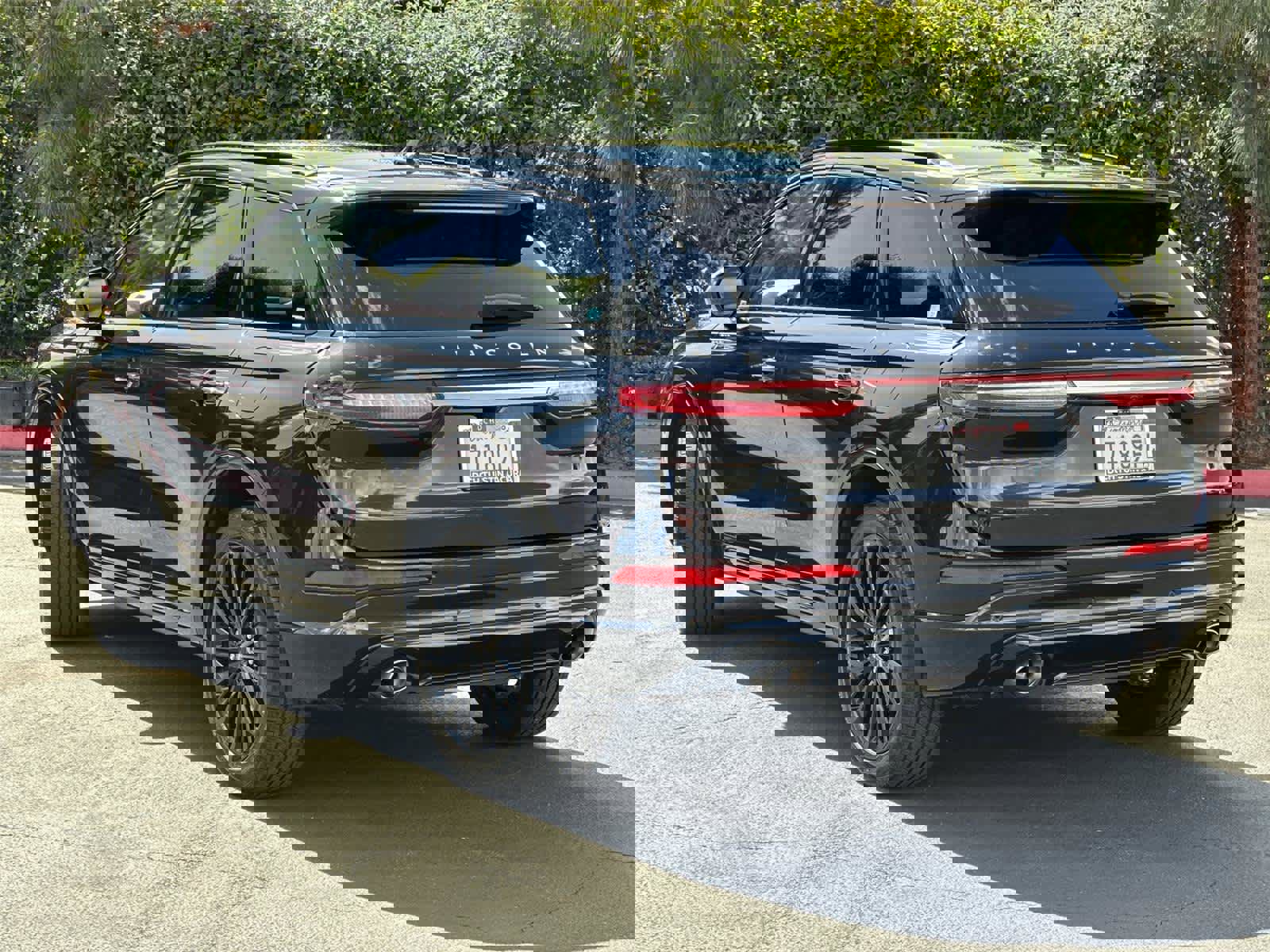 Used 2023 Lincoln Corsair Reserve w/ Equipment Group 202A image 4