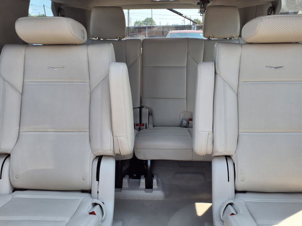 Certified 2023 Cadillac Escalade Premium Luxury Platinum image 40
