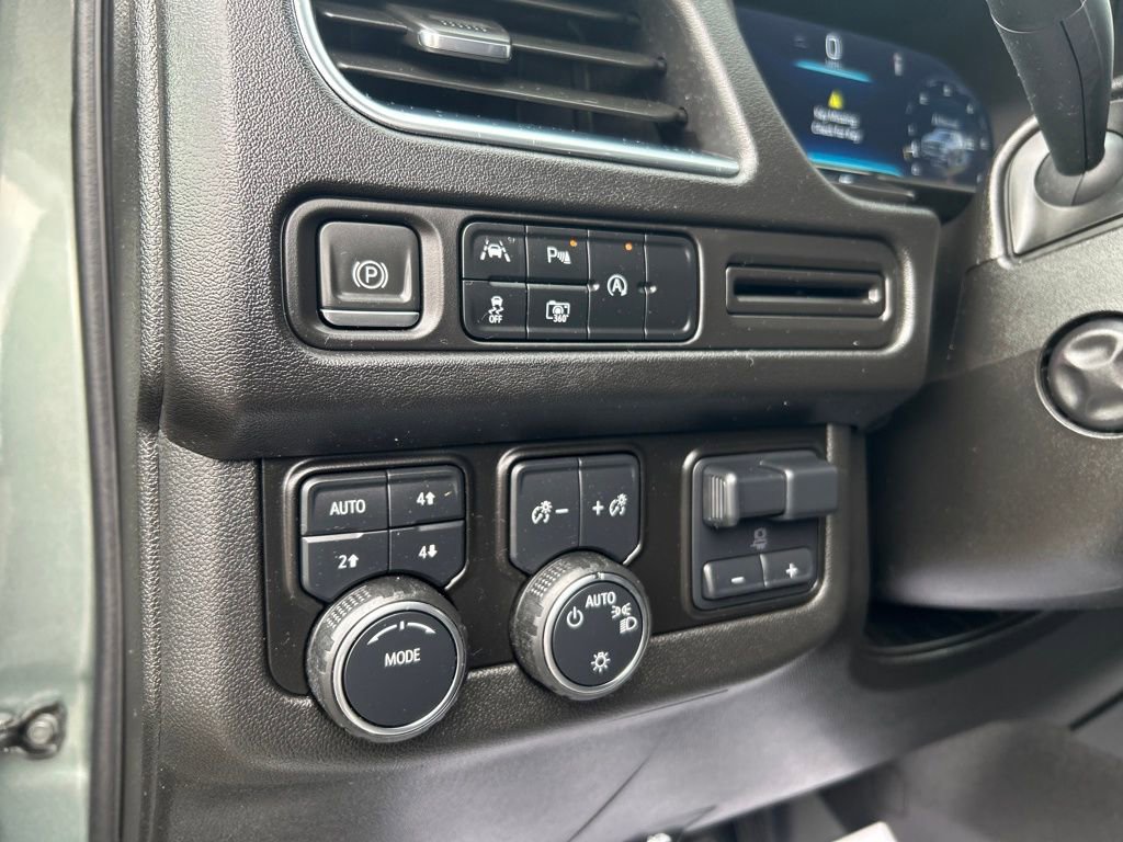 Used 2024 Chevrolet Suburban RST w/ Luxury Package image 21