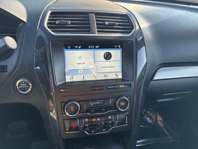 Used 2018 Ford Explorer XLT w/ Equipment Group 202A AWD/4WD image 9