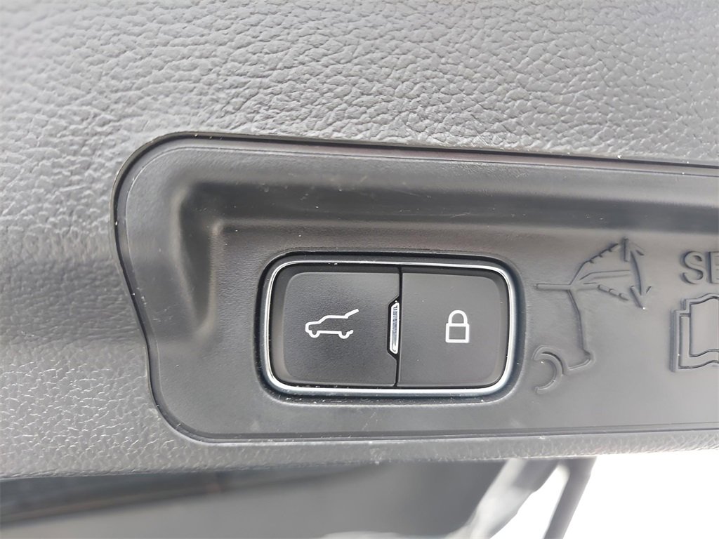 Used 2023 Ford Explorer XLT w/ Equipment Group 202A image 27