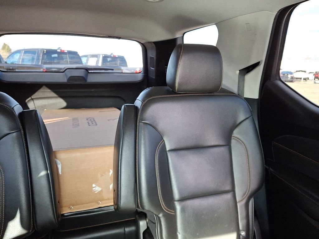 Used 2020 Chevrolet Traverse LT w/ Driver Confidence II Package image 21