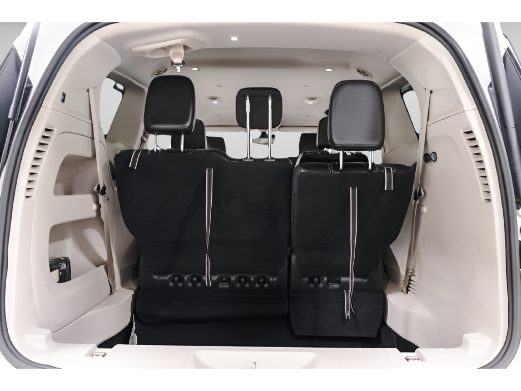 Used 2024 Chrysler Pacifica Touring-L FWD image 39