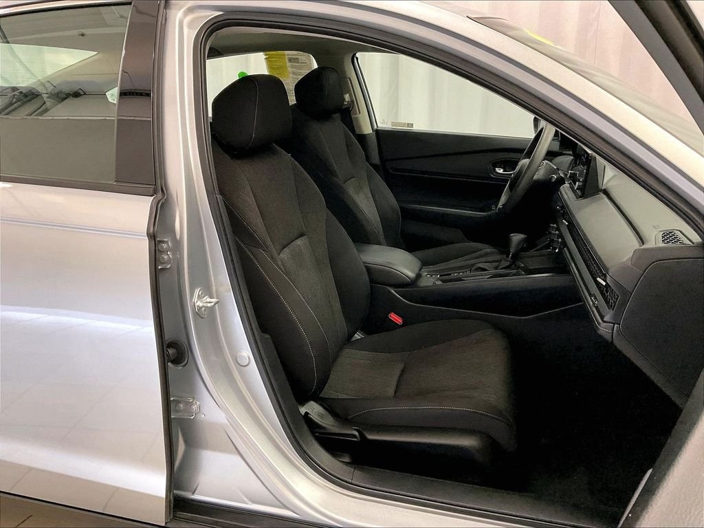 Used 2024 Honda Accord EX image 11