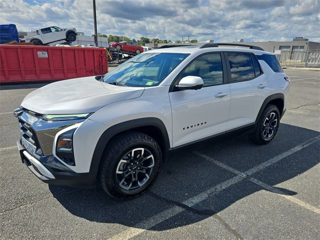 Used 2025 Chevrolet Equinox ACTIV w/ Safety and Technology Package image 1