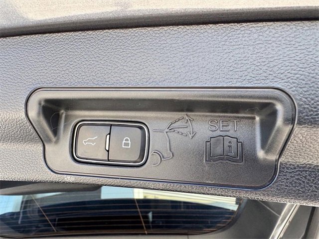 Used 2023 Ford Explorer Timberline image 11