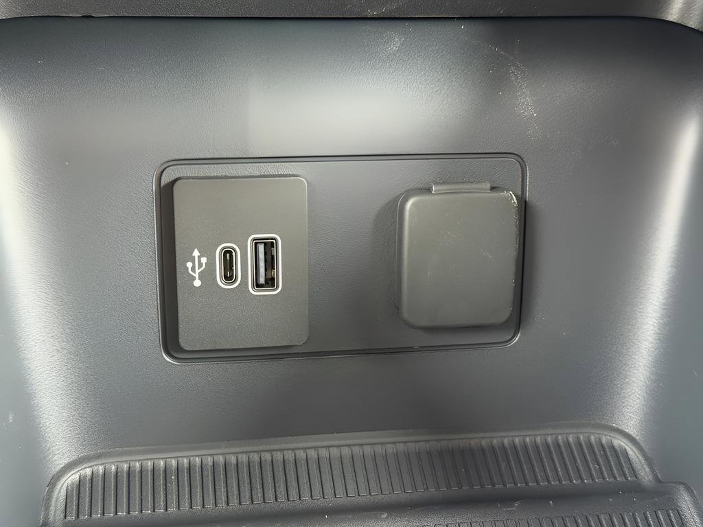 New 2026 Ford Explorer Active w/ Active Comfort Package AWD/4WD image 18