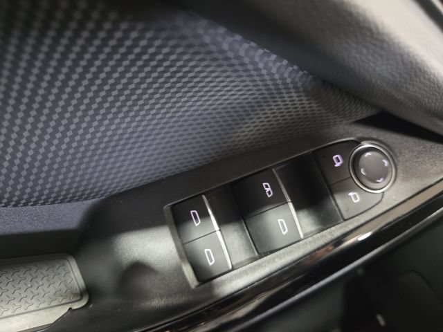 Used 2025 Chevrolet Equinox RS w/ Safety and Technology Package AWD/4WD image 46