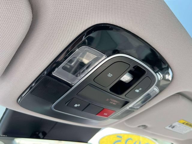 Certified 2025 Hyundai Sonata Limited FWD image 32
