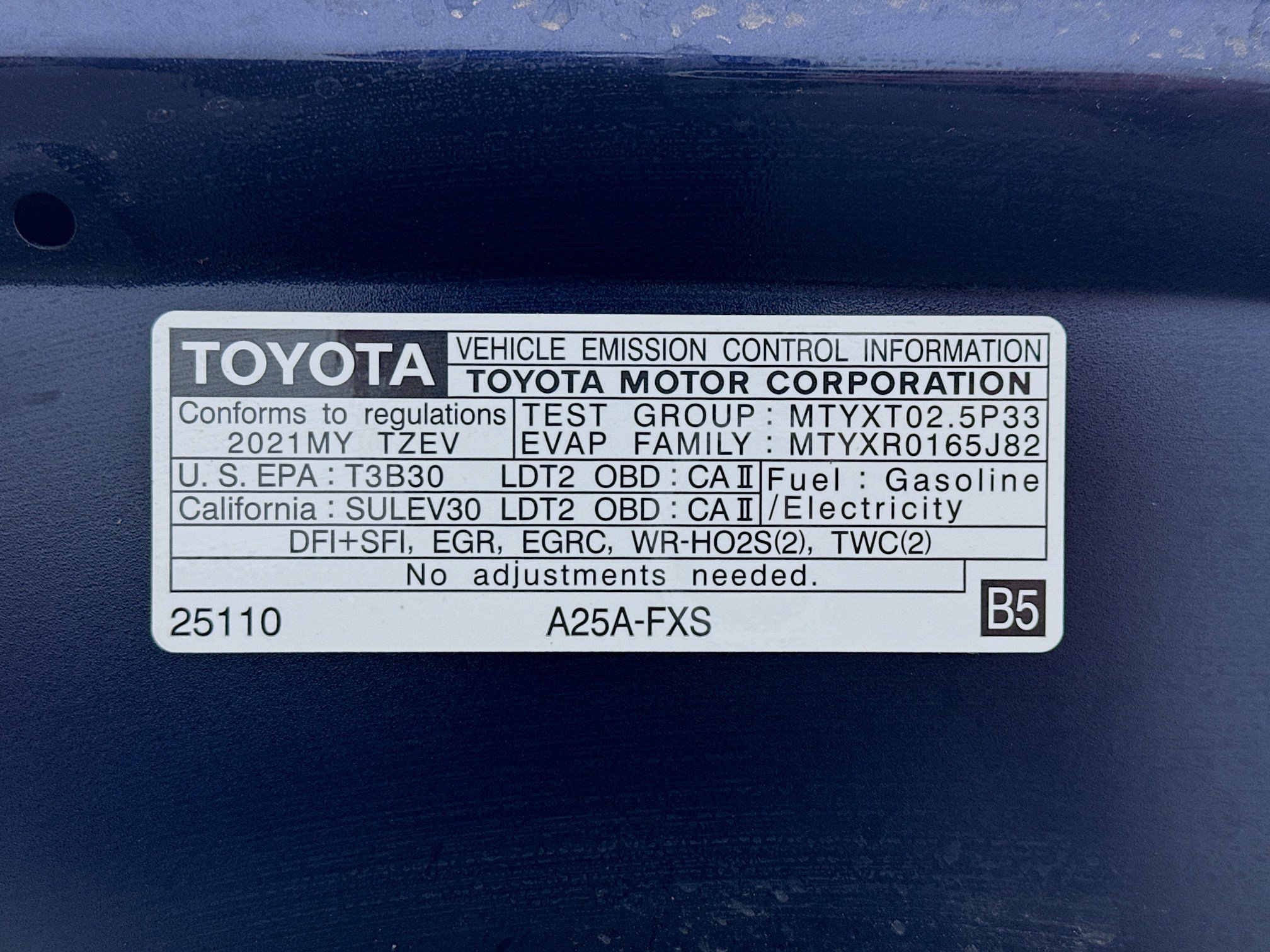 Used 2021 Toyota RAV4 SE w/ Weather & Moonroof Package AWD/4WD image 21