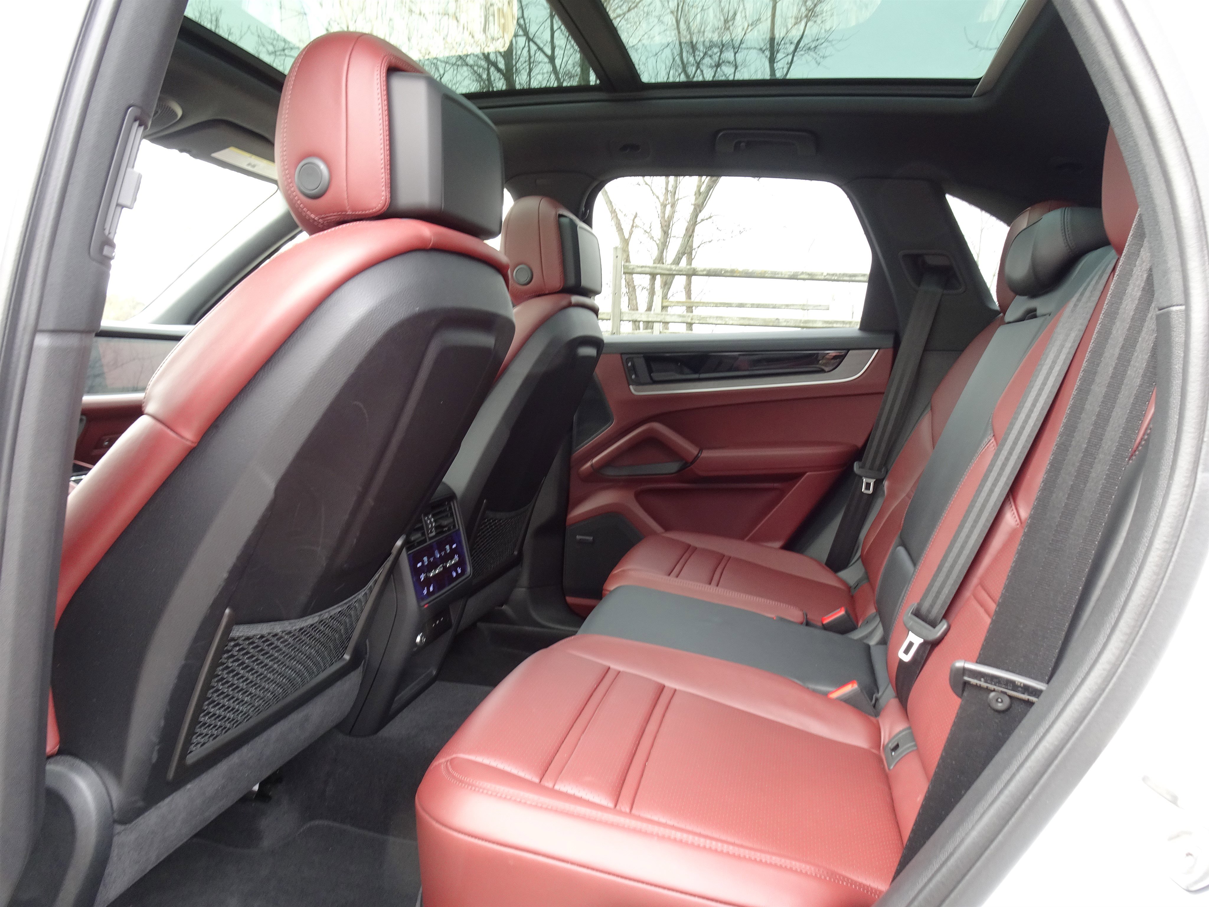 Used 2024 Porsche Cayenne image 21