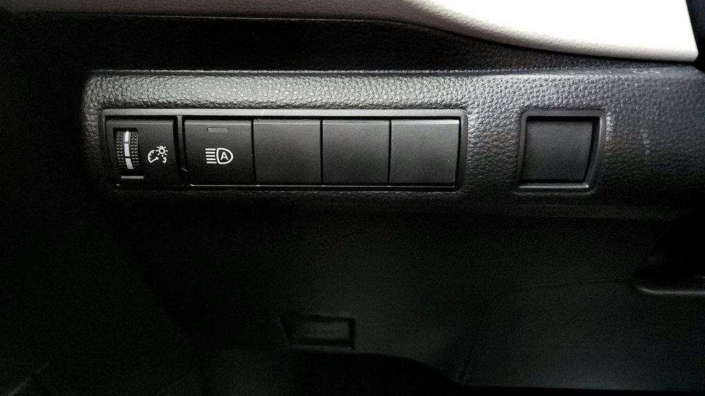 Used 2024 Toyota Corolla LE FWD image 32