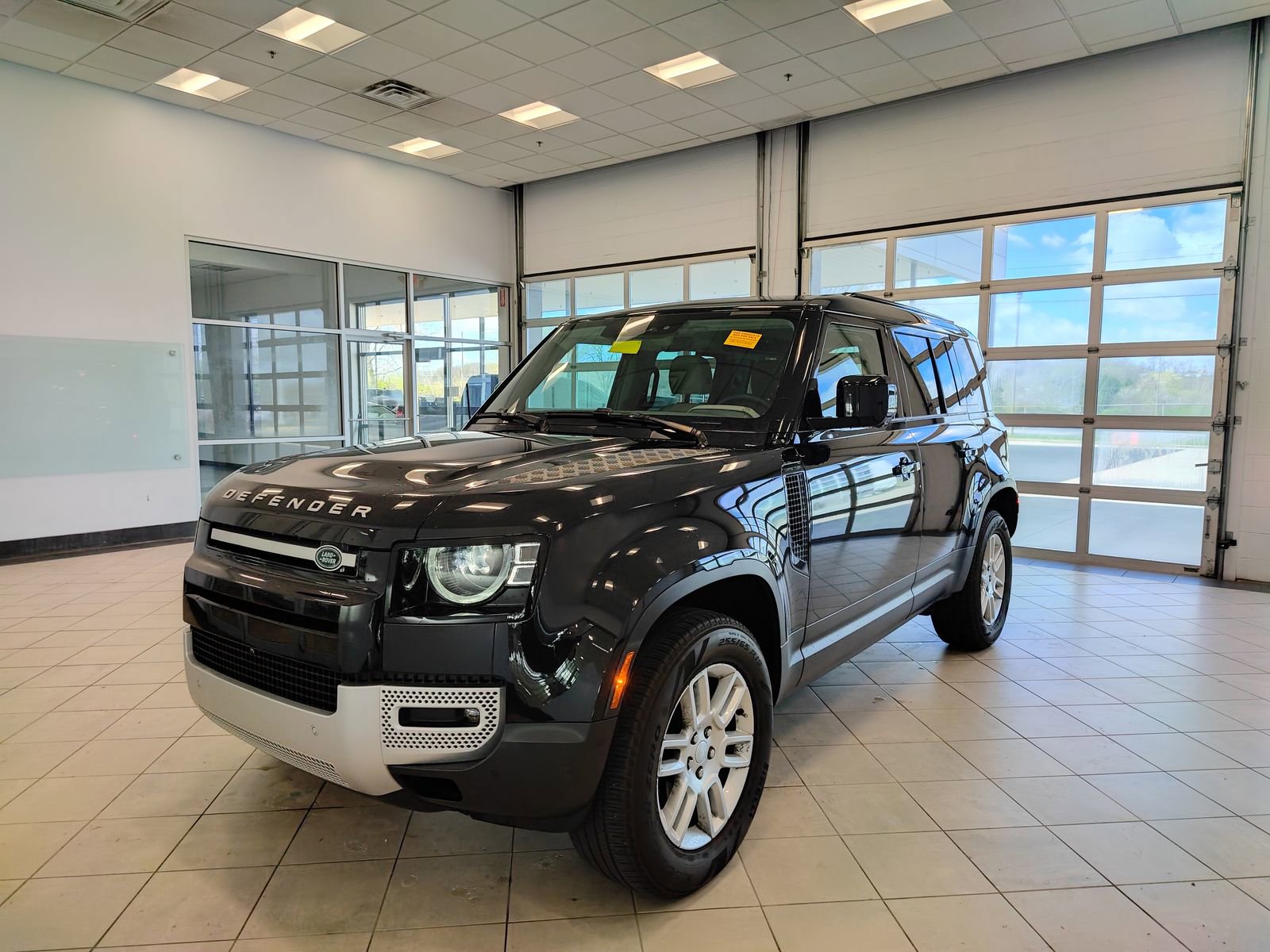 Used 2024 Land Rover Defender 110 S image 4