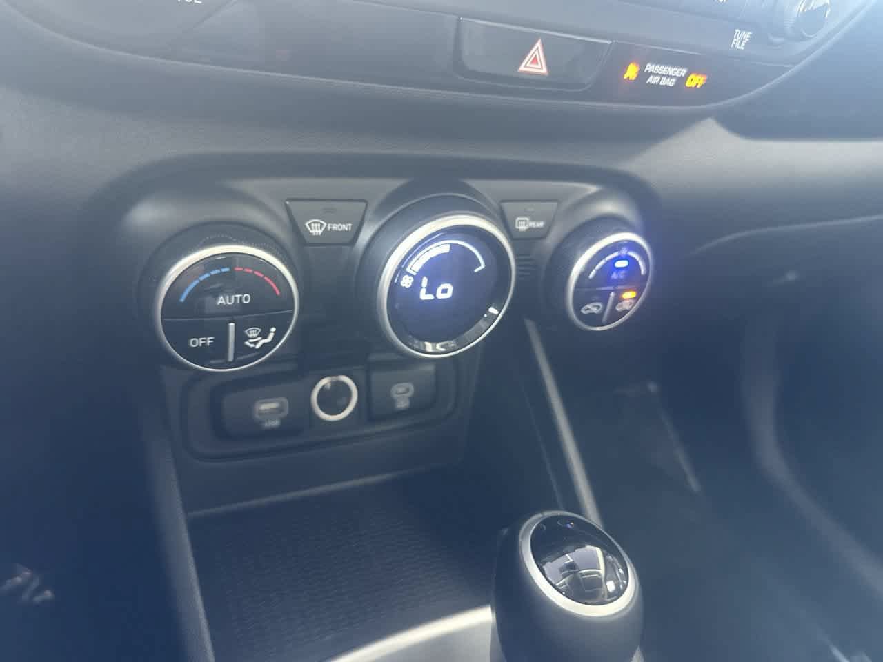 Used 2024 Hyundai Venue SEL FWD image 20