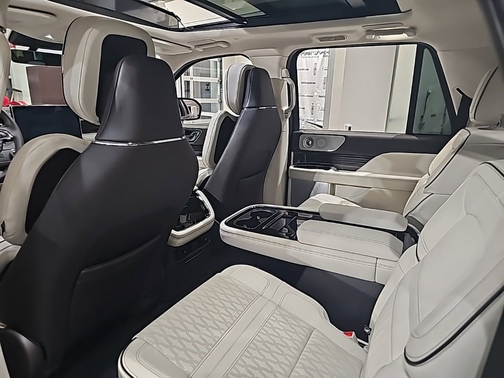 New 2024 Lincoln Navigator L Black Label image 8