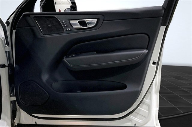 Certified 2023 Volvo XC60 B5 Ultimate w/ Climate Package image 25