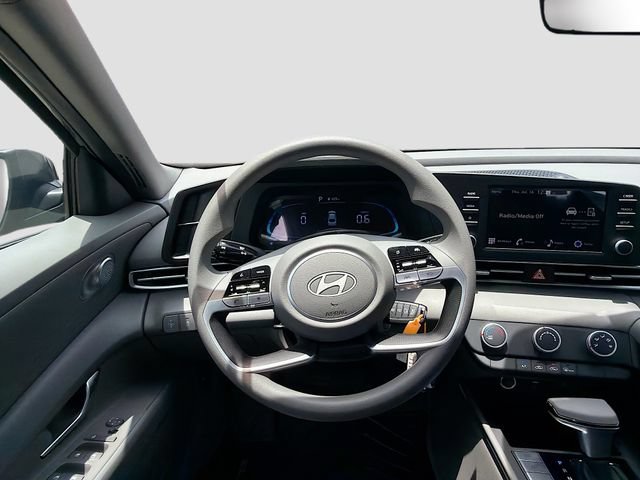 New 2026 Hyundai Elantra SE FWD image 21
