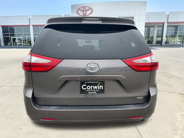 Used 2017 Toyota Sienna XLE FWD image 4
