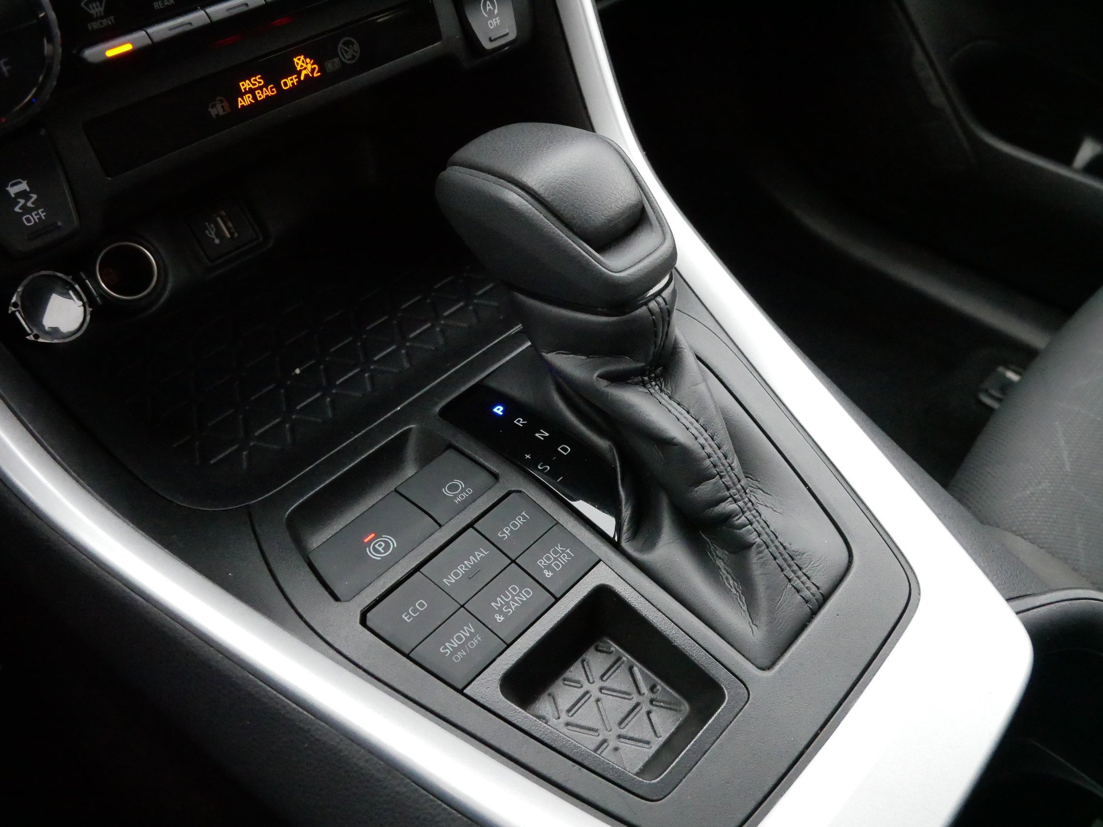 Certified 2025 Toyota RAV4 XLE image 24