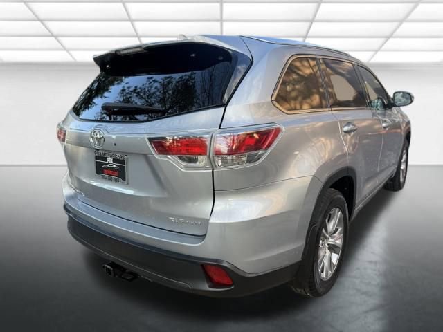 Used 2015 Toyota Highlander XLE image 5